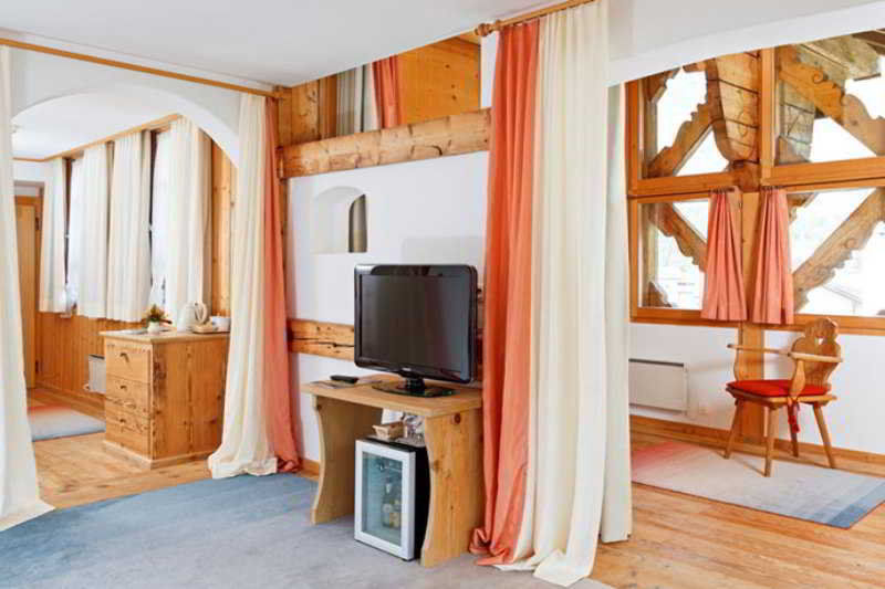 Schweizerhaus Swiss Quality Hotel Maloja Esterno foto
